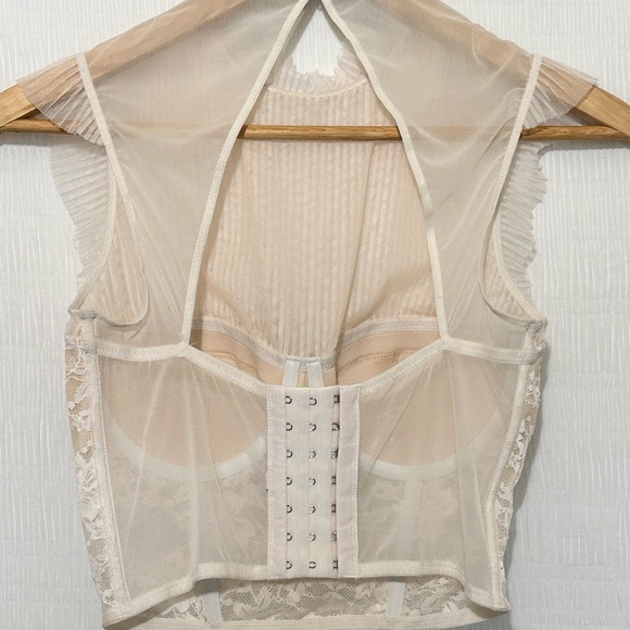 Victoria's Secret Cream Lace Top - Picture 4 of 12